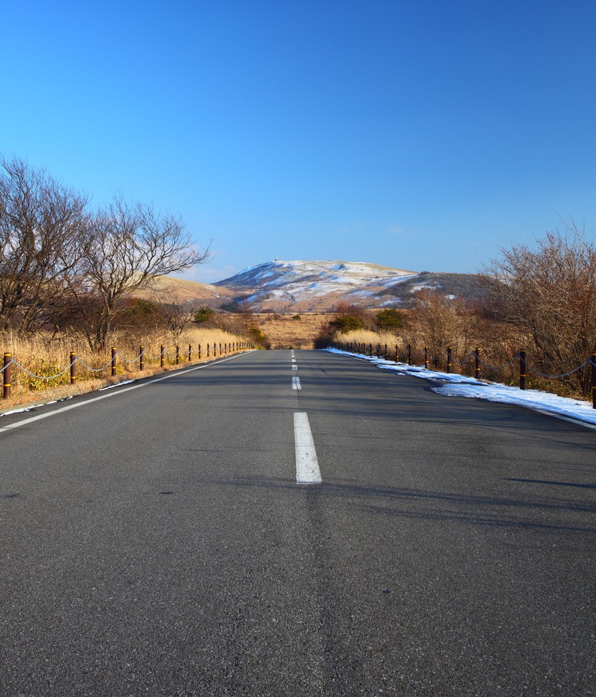 View of a Japanese road during road trip organised with a carnet from New Zealand
